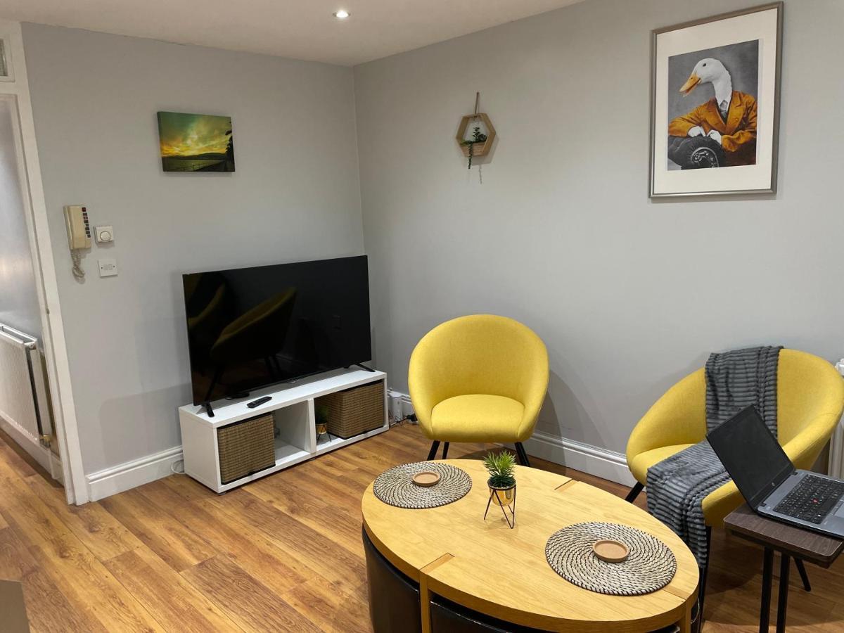 2 Bedroom Apartment Chiswick Park Tube Station London Ngoại thất bức ảnh