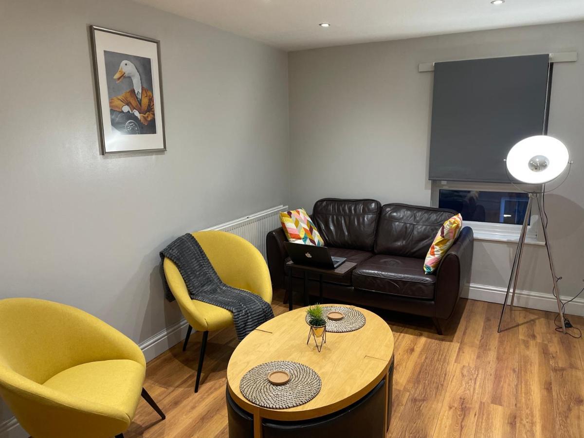 2 Bedroom Apartment Chiswick Park Tube Station London Ngoại thất bức ảnh