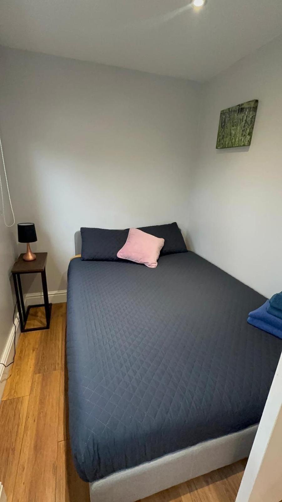 2 Bedroom Apartment Chiswick Park Tube Station London Ngoại thất bức ảnh