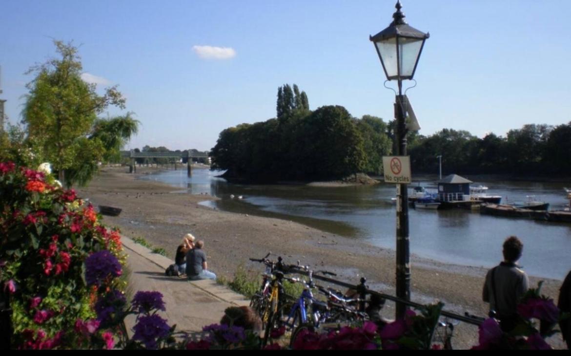 2 Bedroom Apartment Chiswick Park Tube Station London Ngoại thất bức ảnh