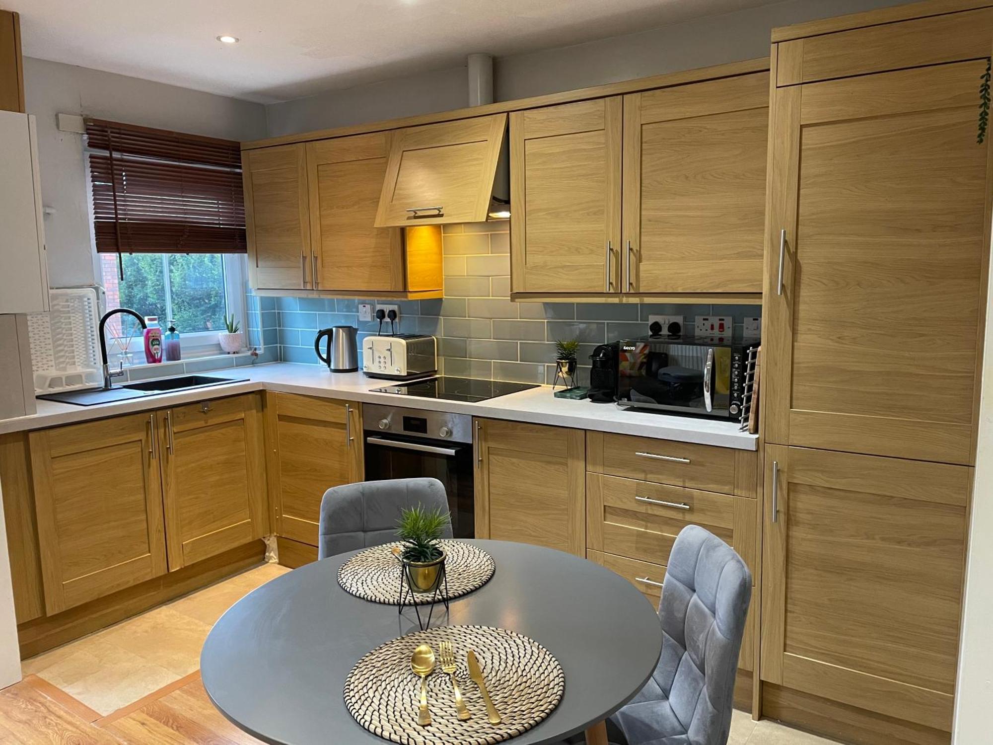 2 Bedroom Apartment Chiswick Park Tube Station London Ngoại thất bức ảnh